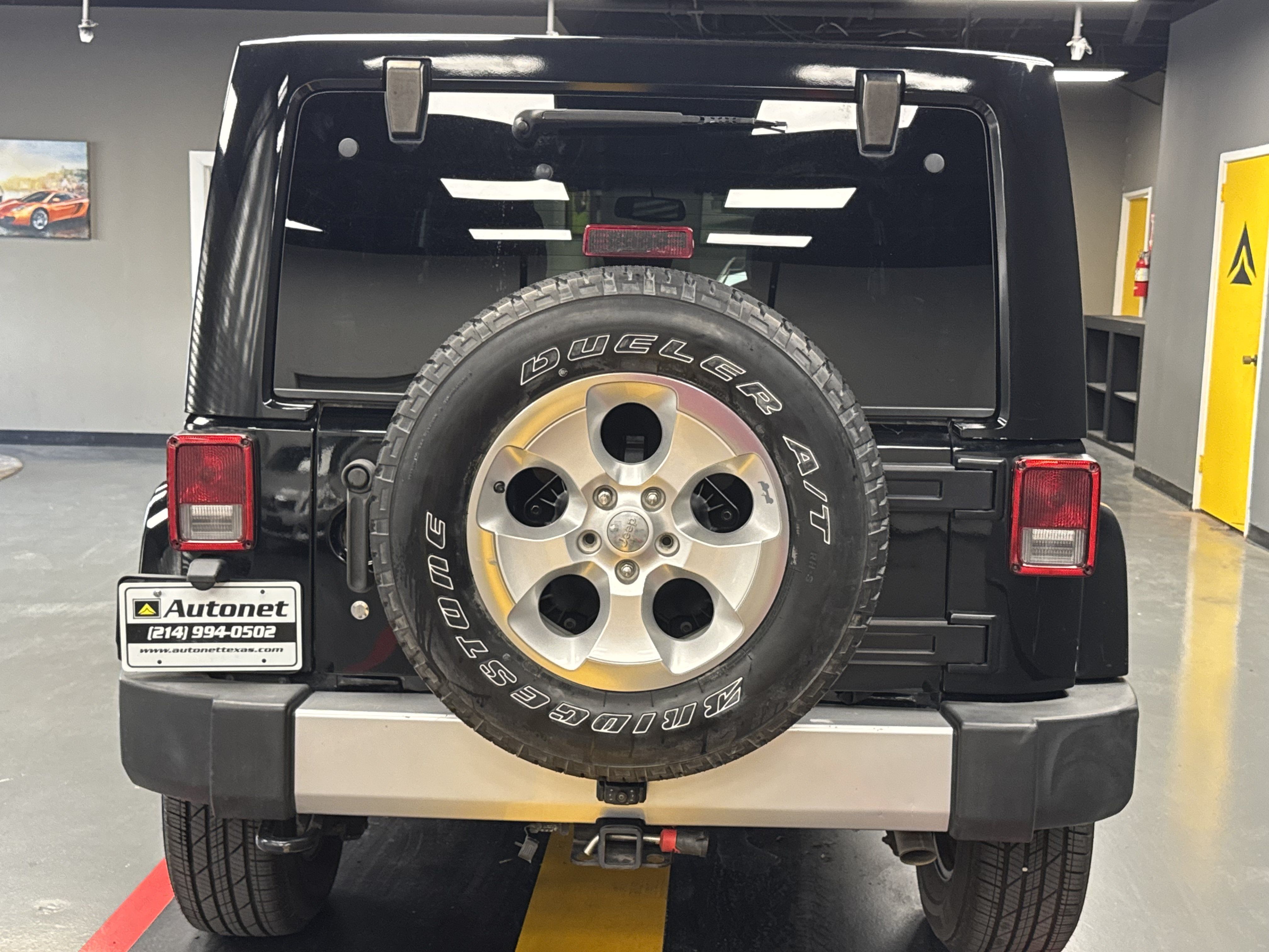 Used 2015 Jeep Wrangler Unlimited Sahara w/ Max Tow Package AWD/4WD image 5