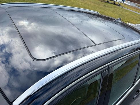 Used 2017 BMW 330i xDrive Wagon image 5