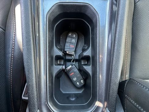 Used 2022 Jeep Compass Latitude AWD/4WD image 36