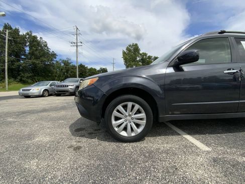 Used 2013 Subaru Forester 2.5X Limited AWD/4WD image 19