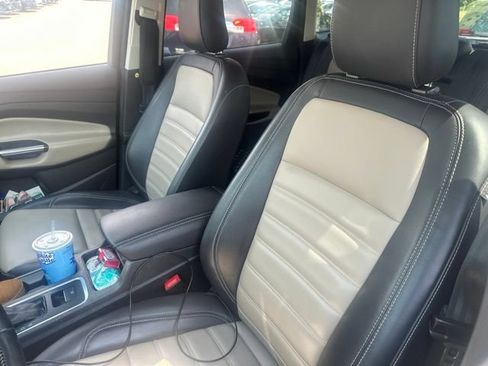 Used 2019 Ford Escape SEL AWD/4WD image 9