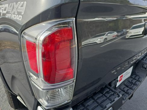 Certified 2020 Toyota Tacoma TRD Off-Road image 37