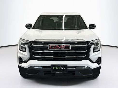 Used 2025 GMC Terrain Elevation FWD image 2