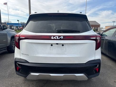 Used 2025 Kia Seltos EX image 5