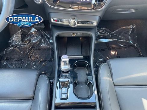 Used 2024 Volvo XC40 B5 Plus w/ Protection Package Premier AWD/4WD image 14