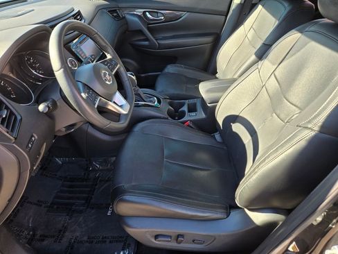 Used 2019 Nissan Rogue SL w/ Premium Package image 11