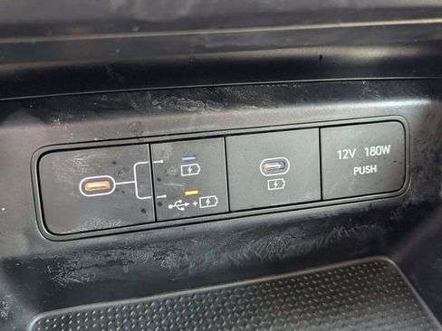 Used 2025 Hyundai Tucson SE image 21