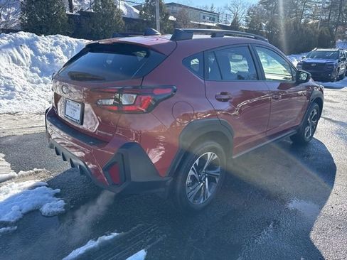 Used 2024 Subaru Crosstrek 2.0i Premium image 3