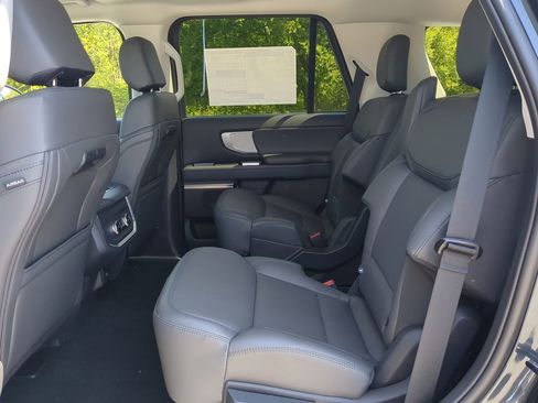 New 2026 Ford Expedition Active RWD image 12