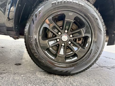 Used 2019 RAM 1500 Laramie AWD/4WD image 30