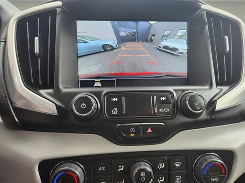 Used 2022 GMC Terrain SLT image 16