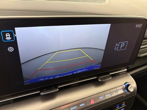 Used 2025 Hyundai Kona SEL FWD image 29