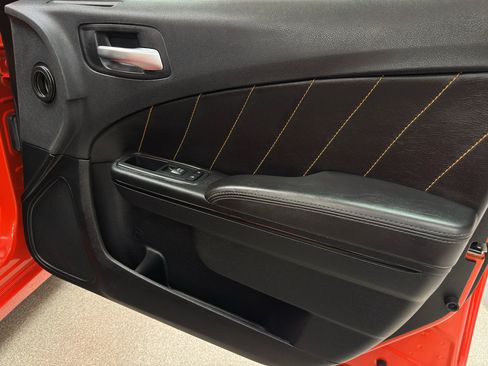 Used 2018 Dodge Charger SXT w/ Blacktop Package image 13