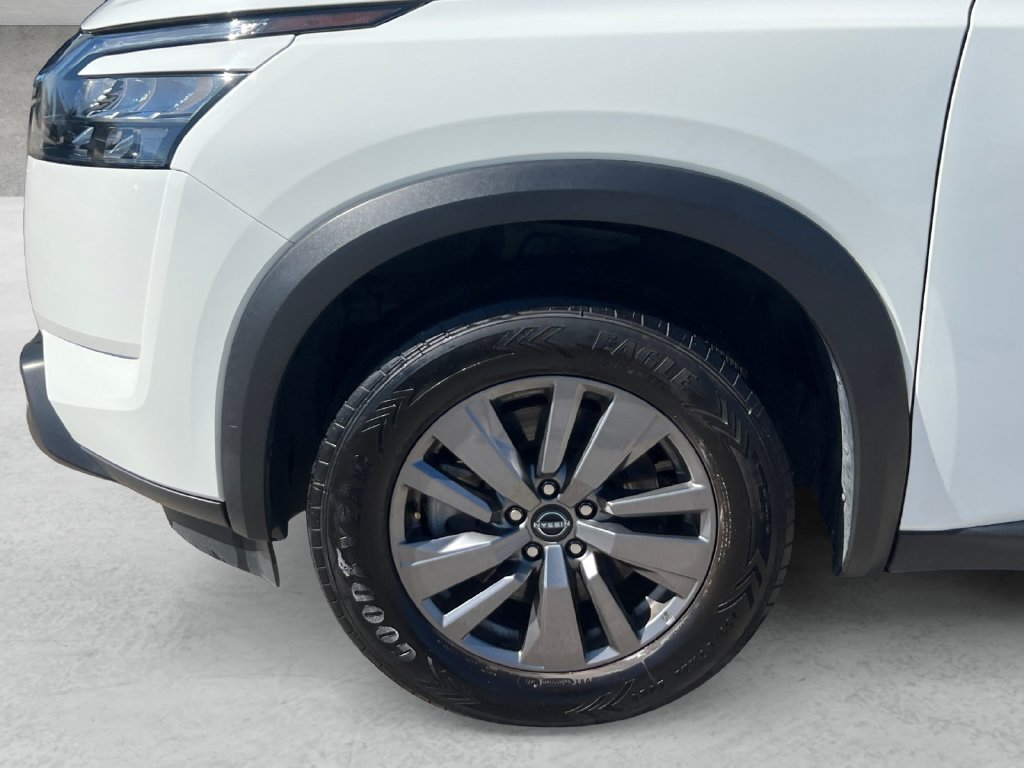 Used 2024 Nissan Pathfinder SV FWD image 23