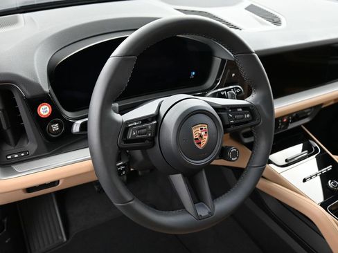 New 2026 Porsche Cayenne AWD/4WD image 17
