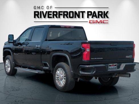 Used 2023 Chevrolet Silverado 3500 High Country w/ Technology Package AWD/4WD image 5