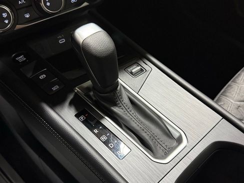 Used 2025 Nissan Kicks SV w/ Charging Package image 25