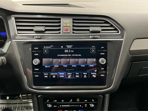 Used 2022 Volkswagen Tiguan SE R-Line image 27