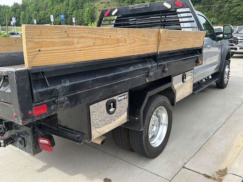 Used 2023 Ford F550 4x4 SuperCab Super Duty image 4