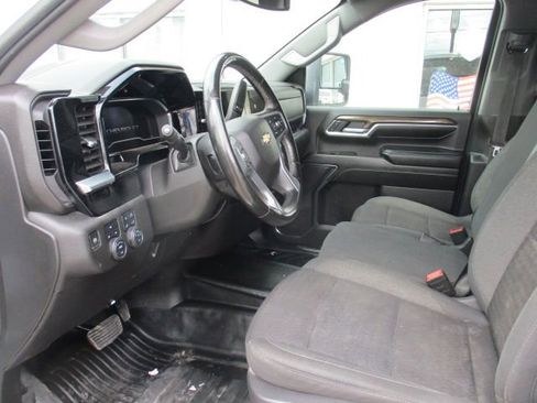 Used 2024 Chevrolet Silverado 2500 LT w/ Convenience Package image 11