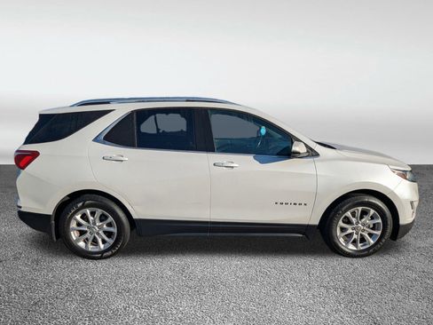 Used 2018 Chevrolet Equinox LT w/ Sun & Infotainment Package image 4