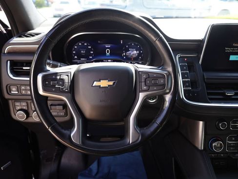 Used 2024 Chevrolet Suburban LT w/ Luxury Package AWD/4WD image 13