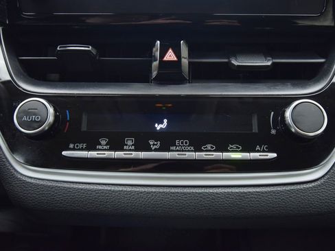 Used 2024 Toyota Corolla LE image 30