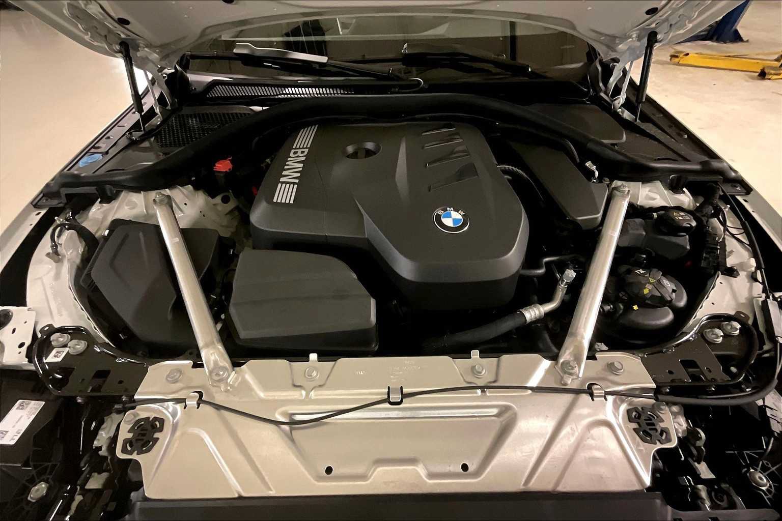 Used 2026 BMW 430i Coupe w/ M Sport Package RWD image 16