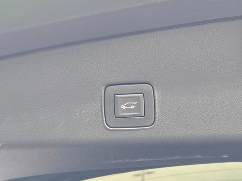 Certified 2023 Chevrolet TrailBlazer RS w/ Sun and Liftgate Package AWD/4WD image 14