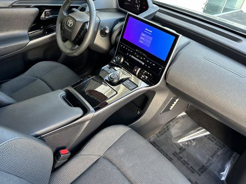 Used 2025 Toyota bZ4X FWD image 17