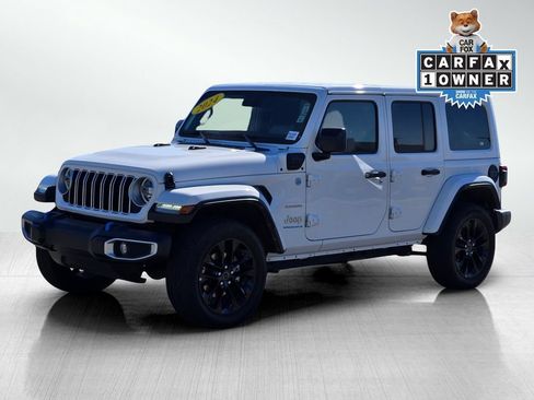 Used 2024 Jeep Wrangler Unlimited Sahara AWD/4WD image 8