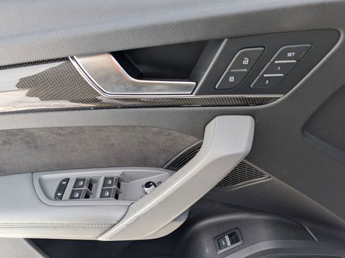 Used 2019 Audi SQ5 Prestige w/ Prestige Package image 28