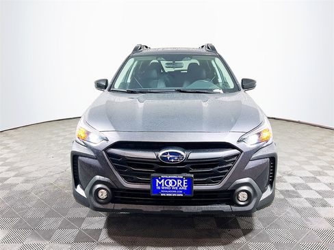 Used 2025 Subaru Outback Premium image 3