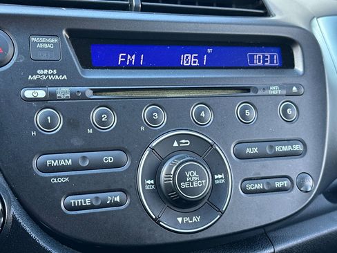 Used 2013 Honda Fit Sport image 17