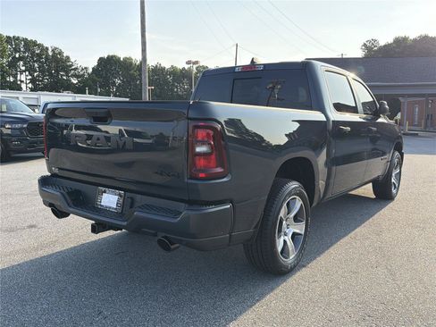 New 2026 RAM 1500 Express AWD/4WD image 4