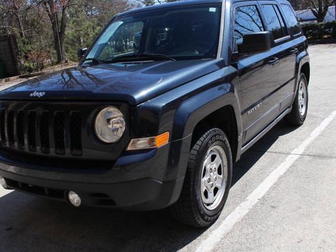 Used 2015 Jeep Patriot Sport w/ Power Value Group image 12