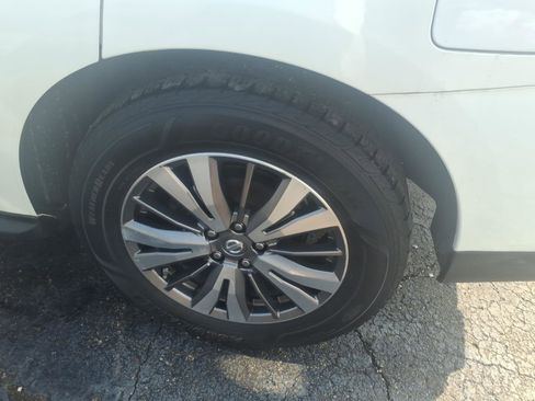 Used 2019 Nissan Pathfinder SL image 8