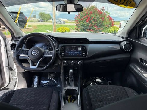 Used 2024 Nissan Kicks SV FWD image 11