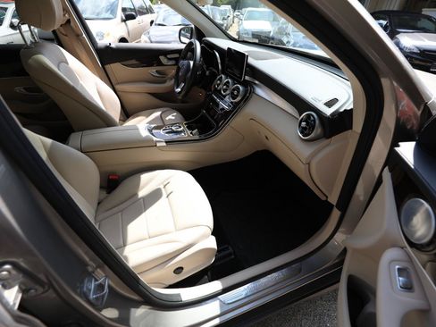 Used 2019 Mercedes-Benz GLC 300 image 10