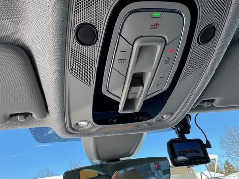 Used 2022 Audi A4 2.0T Premium w/ Convenience Package image 23