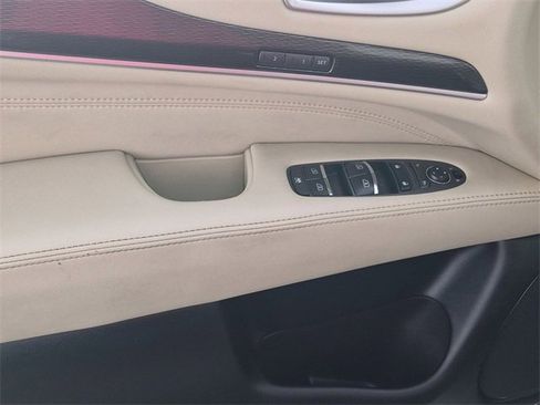 Used 2019 INFINITI QX60 Luxe w/ Essential Package image 15