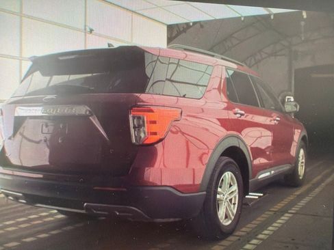 Certified 2022 Ford Explorer XLT w/ Equipment Group 202A RWD image 2