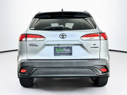 Used 2024 Toyota Corolla Cross AWD Hybrid w/ Moonroof Package image 7