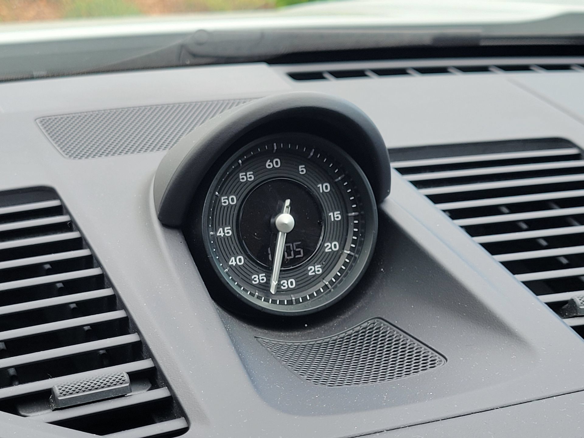 Certified 2025 Porsche 911 Carrera RWD image 21