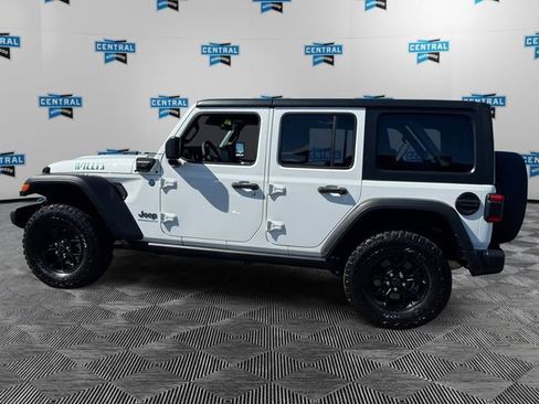 Used 2024 Jeep Wrangler Unlimited image 3