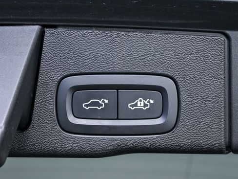 Certified 2024 Volvo XC60 B5 Ultimate AWD/4WD image 33