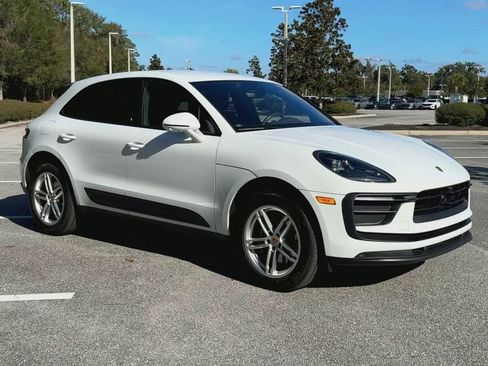 Used 2024 Porsche Macan image 2