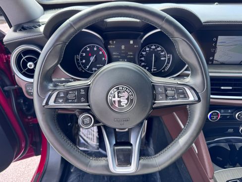 Used 2020 Alfa Romeo Stelvio Ti Lusso AWD/4WD image 19