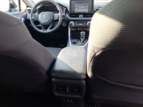 Used 2021 Toyota RAV4 XLE image 32
