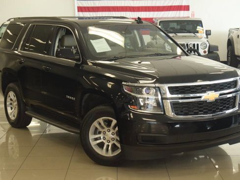 Used 2017 Chevrolet Tahoe LT RWD image 2